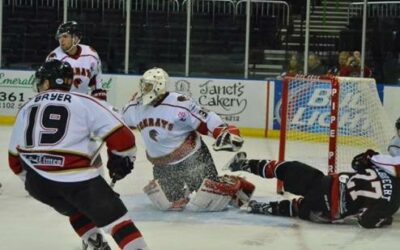 ICERAYS CLINCH PLAYOFFS DESPITE 3-2 LOSS TO WILDCATS